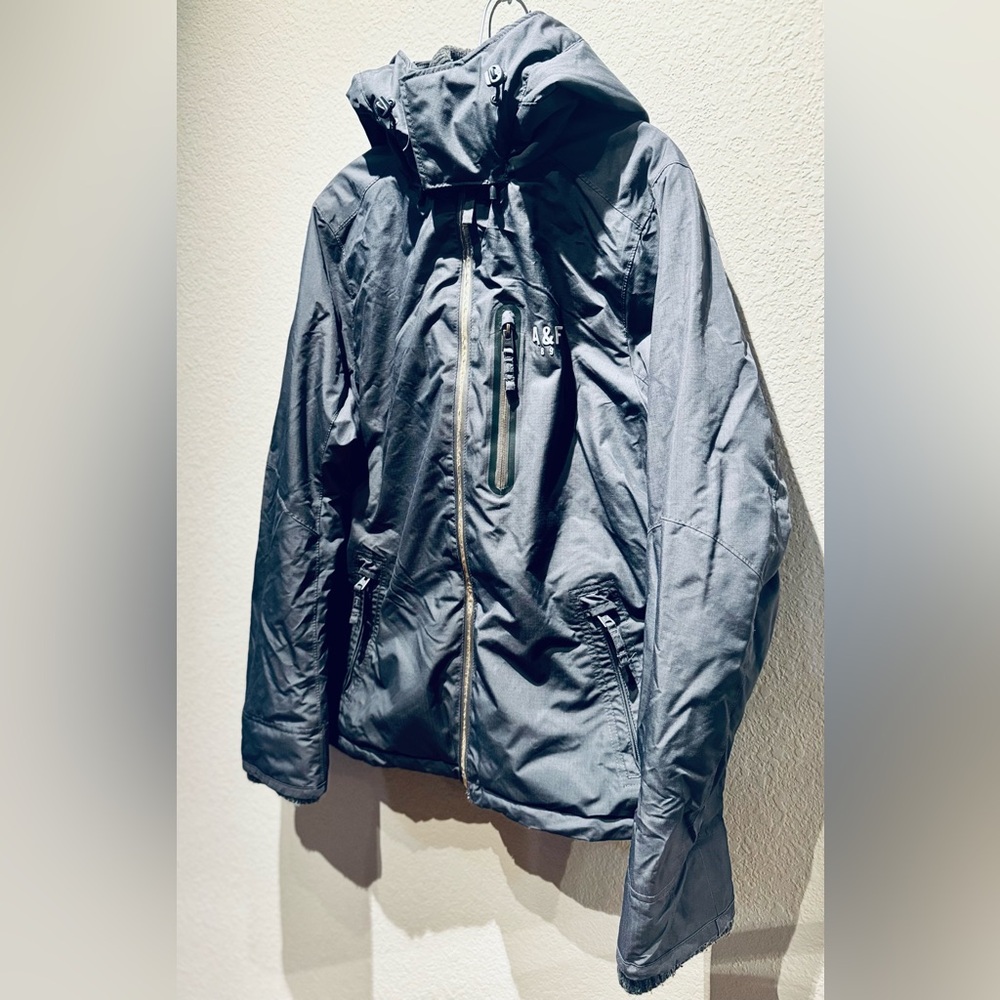 LIKE NEW - Abercrombie & Fitch “All-Season Weather Warrior” Jacket Men’s Size L
